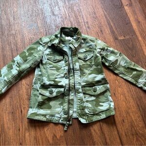 Wondernation size 4-5 camouflage jacket